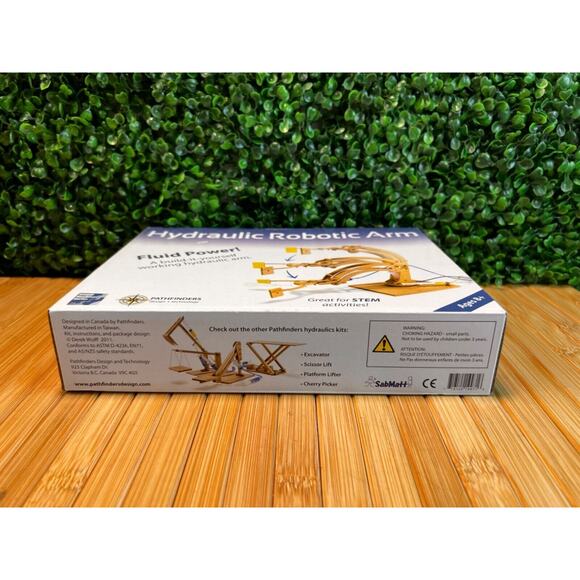 Hydraulic Robotic Arm Model Kit - Build-It-Yourself STEM Activity - Pathfinders - Picture 7 of 10